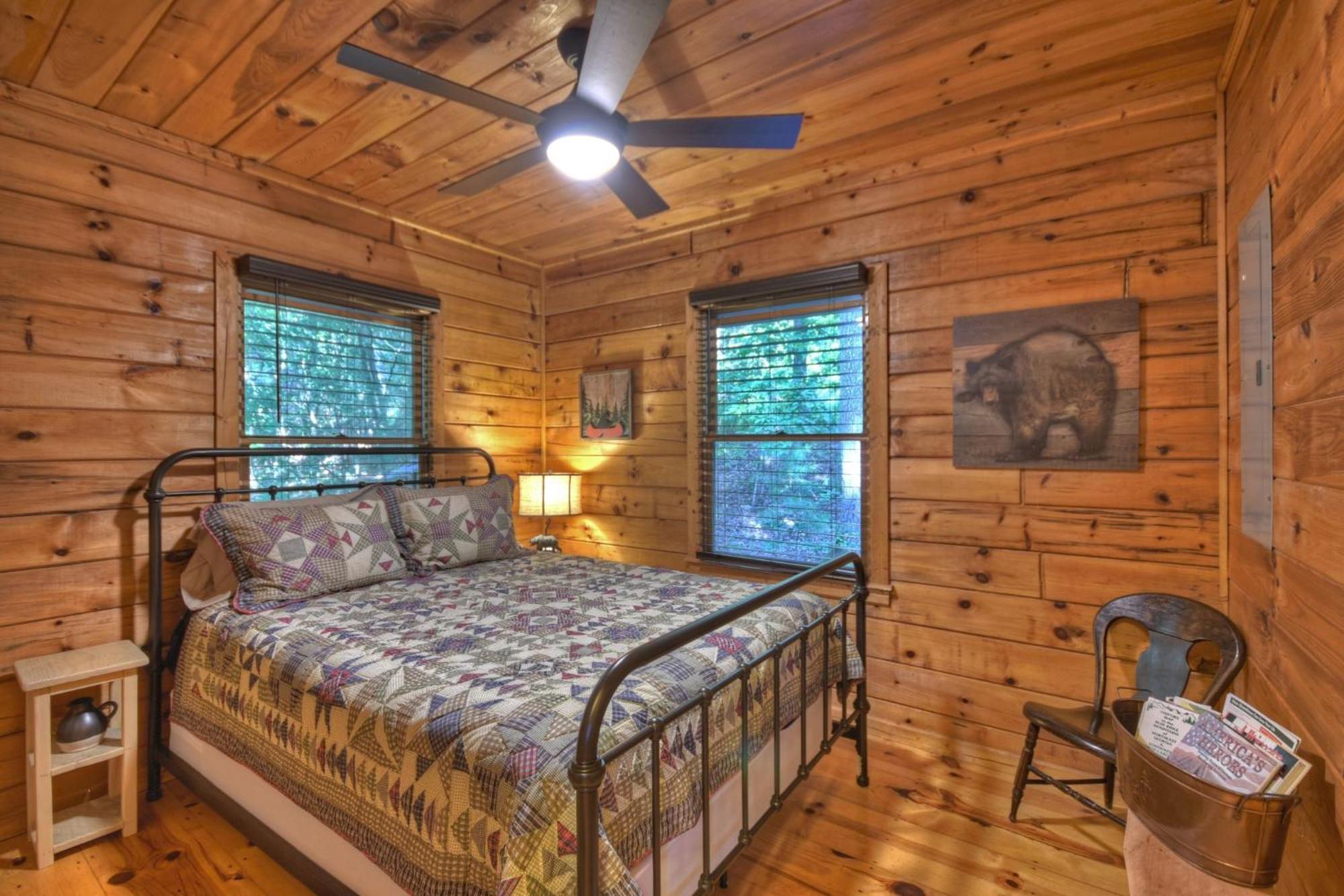 Bearfoot Ridge Wood-Burning Fireplace Cozy Hot Tub Serene Views エリジェイ エクステリア 写真