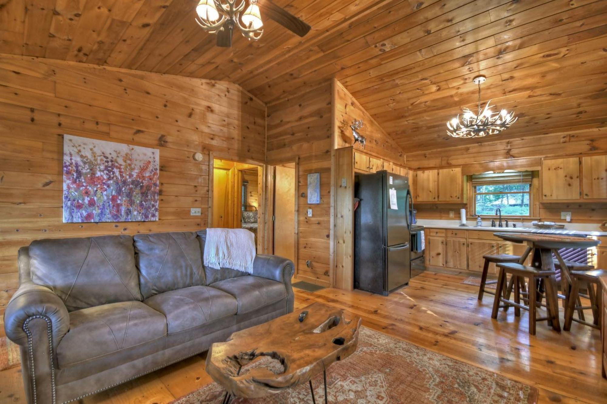 Bearfoot Ridge Wood-Burning Fireplace Cozy Hot Tub Serene Views エリジェイ エクステリア 写真