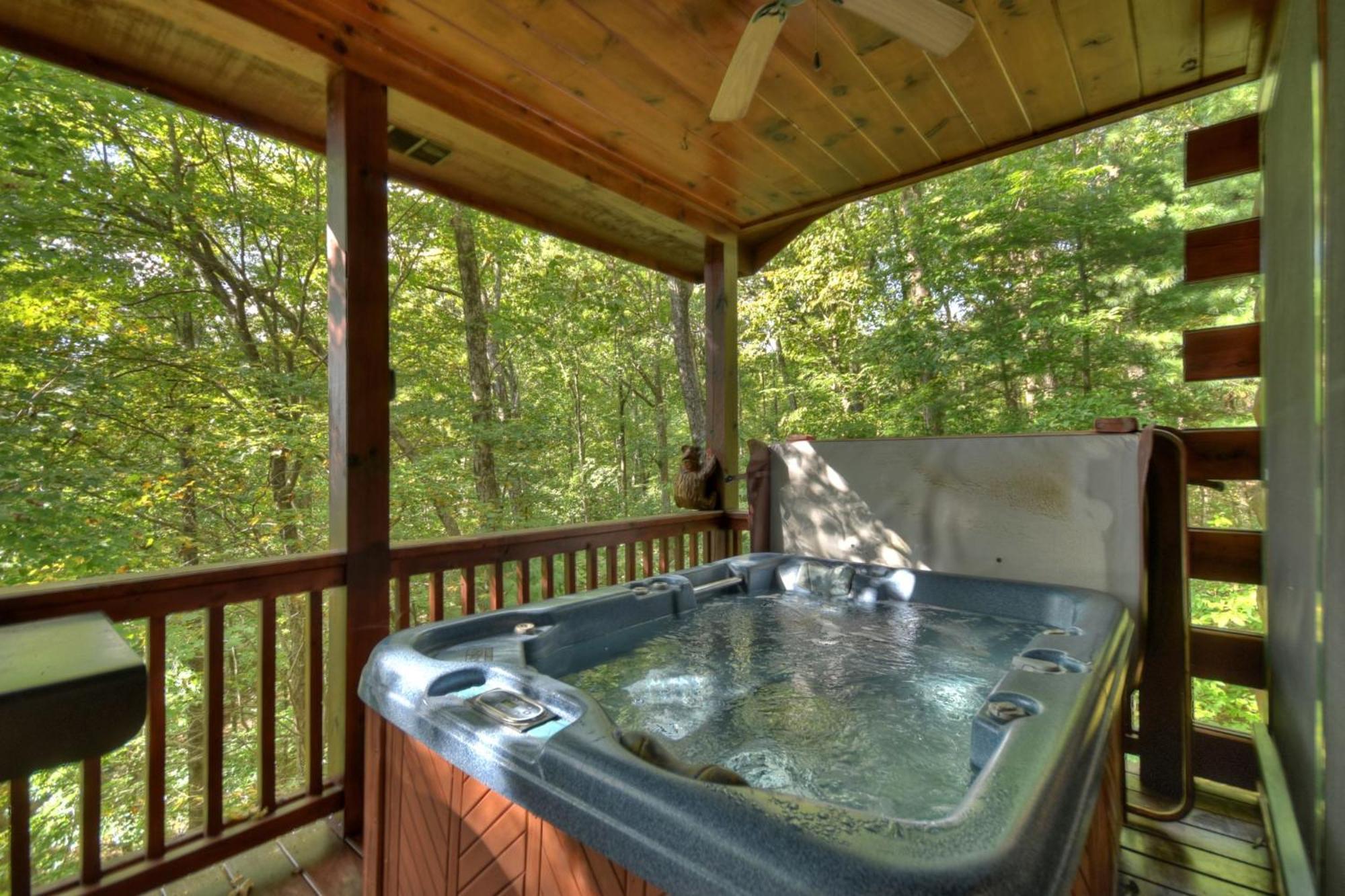 Bearfoot Ridge Wood-Burning Fireplace Cozy Hot Tub Serene Views エリジェイ エクステリア 写真