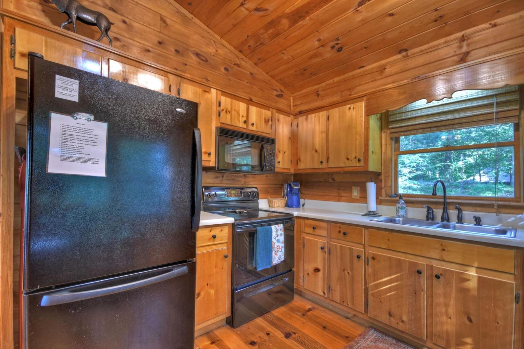 Bearfoot Ridge Wood-Burning Fireplace Cozy Hot Tub Serene Views エリジェイ エクステリア 写真