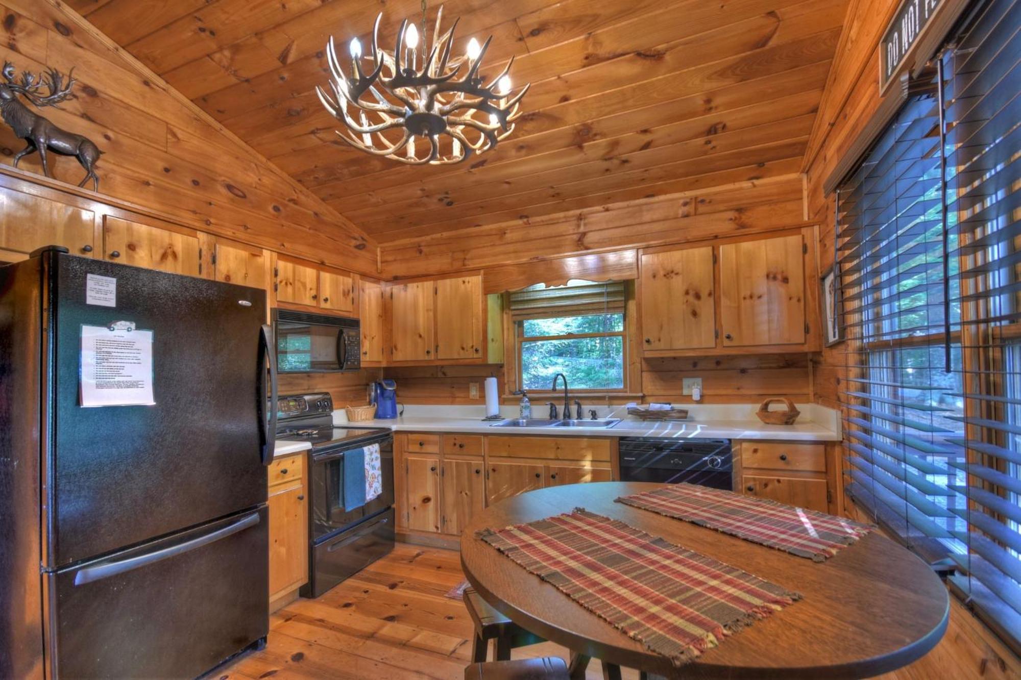 Bearfoot Ridge Wood-Burning Fireplace Cozy Hot Tub Serene Views エリジェイ エクステリア 写真